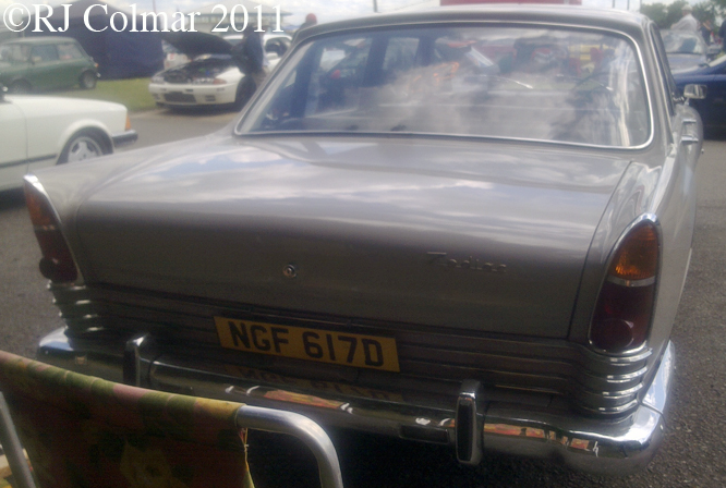 Ford Zodiac Mk3 Castle Combe