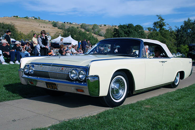 Lincoln Continental Convertible, Niello Serrano