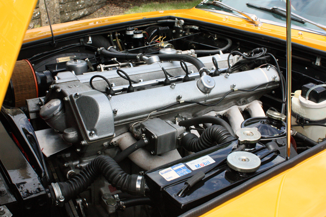 05 IMG_9724sc Aston Martin DBS, Sherbourne Castle, Classics at the Castle