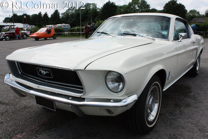 Ford Mustang Fastback 302, Castle Combe